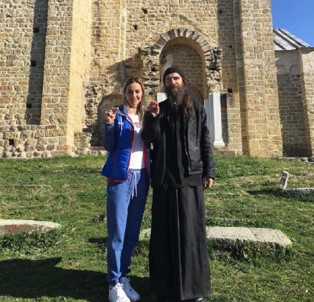 Milica otišla u manastir (FOTO)