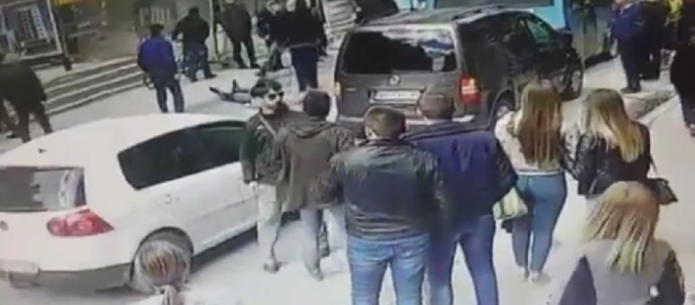 Pokušao da otme dete, građani ga prebili! (VIDEO)