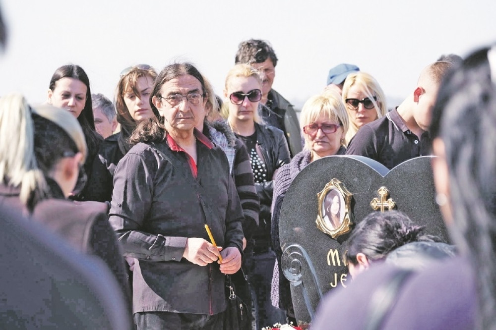 Jelena krila udvarača, da li je on ubica?!