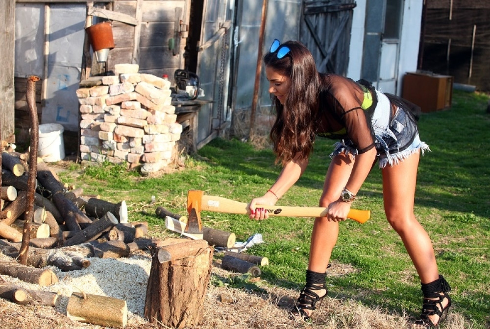 Suva drva odozgo, a sirova odozdo! (VIDEO)