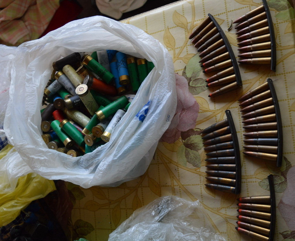 Nelegalno posedovao veliku količinu oružja