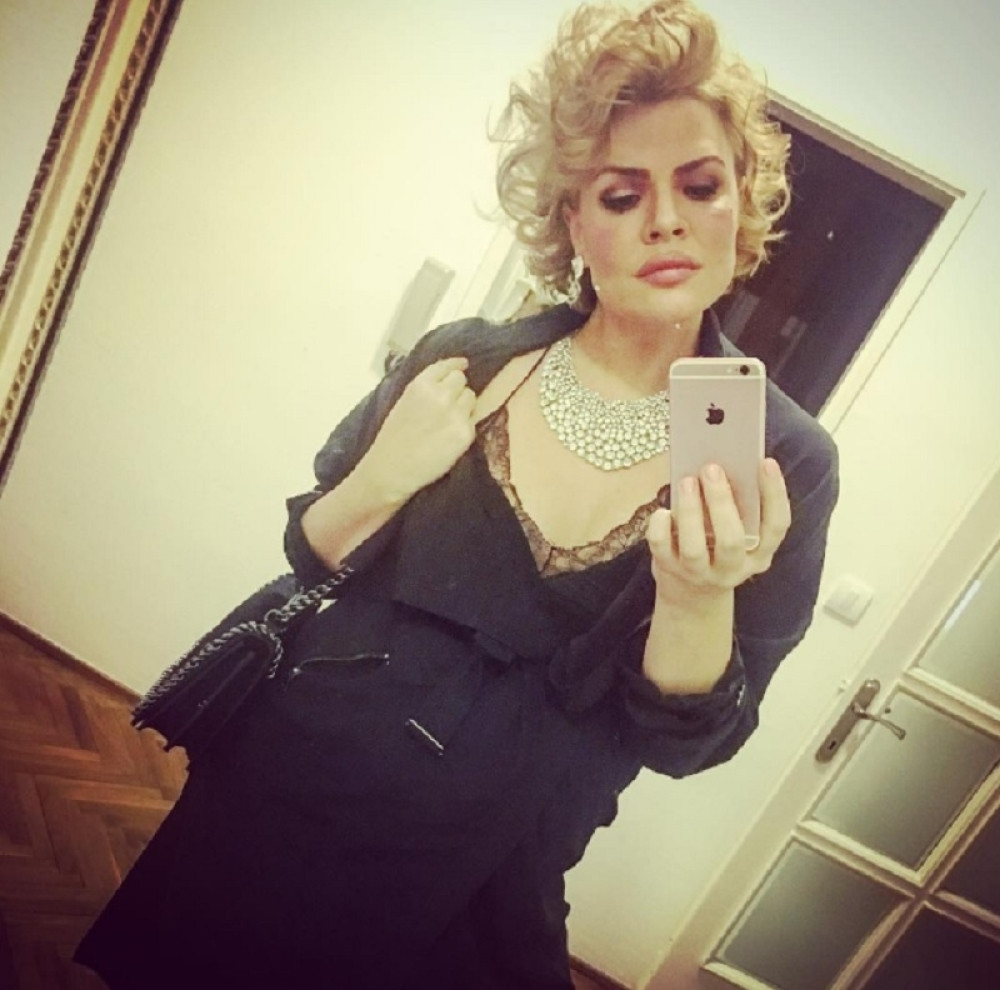 Poznata pevačica dobila sina Kostu