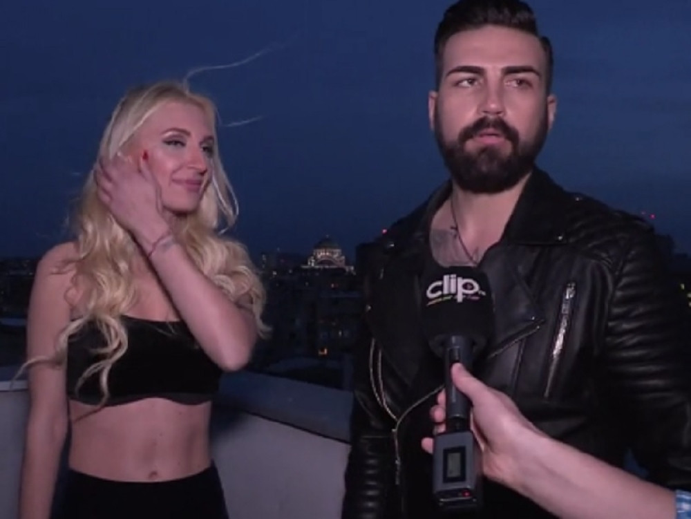 Saša snimio scene sa seksi plavušom (VIDEO)