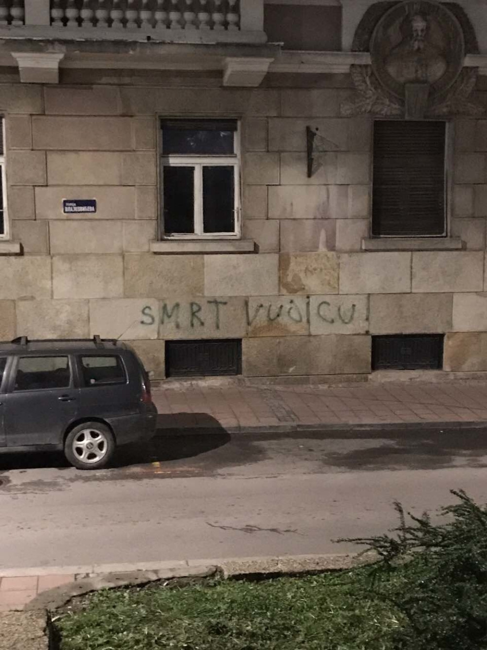Pretnje smrću Vučiću i Vulinu (FOTO)