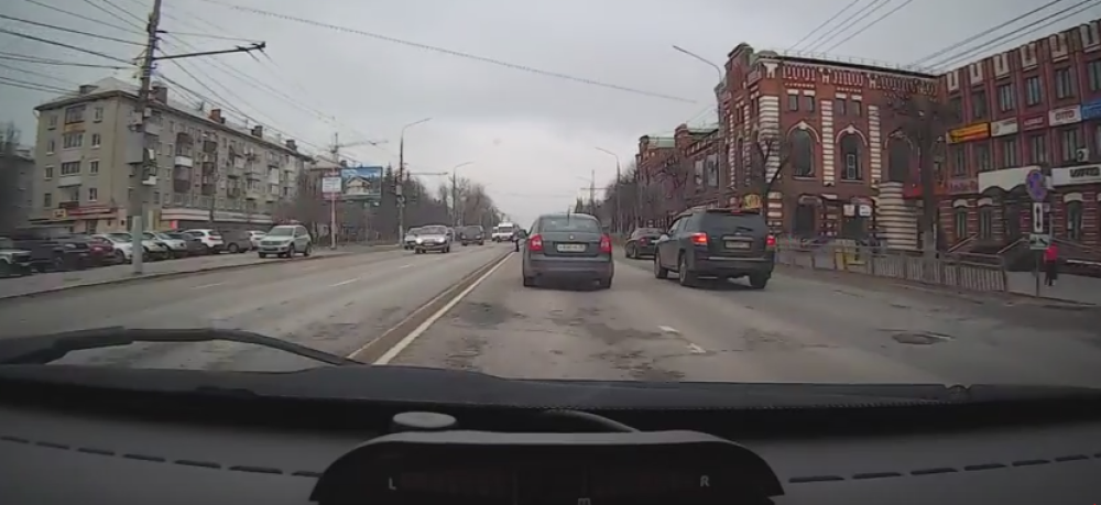 Vozač namerno zgazio ženu na ulici?! (VIDEO)