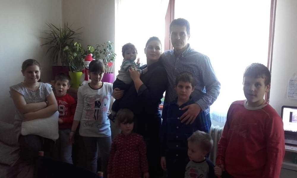 Izrodili 10 dece za 13 godina