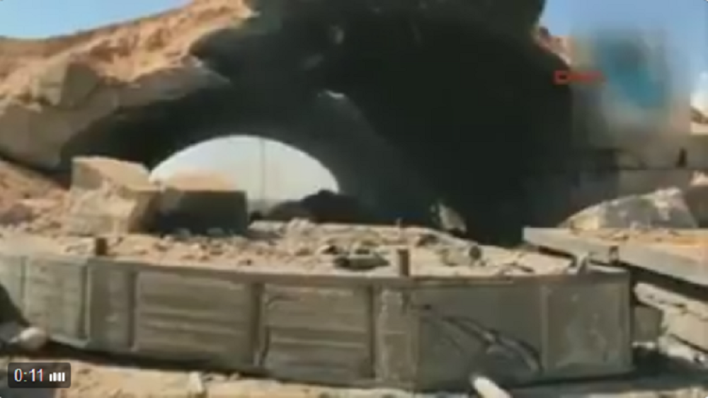 Prvi snimak američkog bombardovanja sirijske baze! (VIDEO)