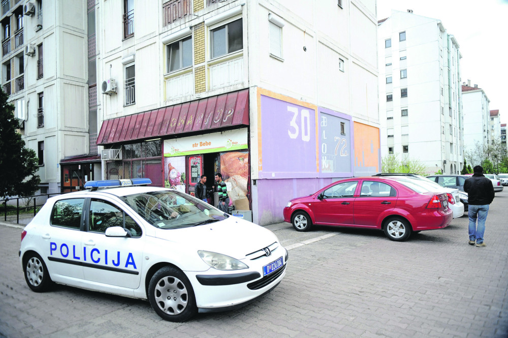 Sekirom rascopao glavu komšiji!