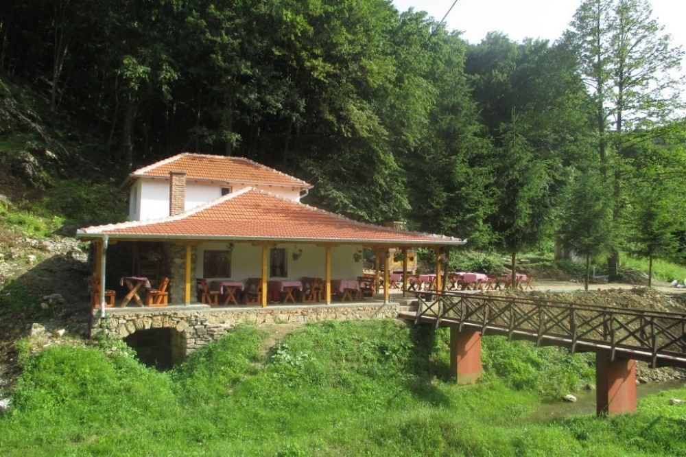 U ovom restoranu nema cena, svako plaća koliko želi!