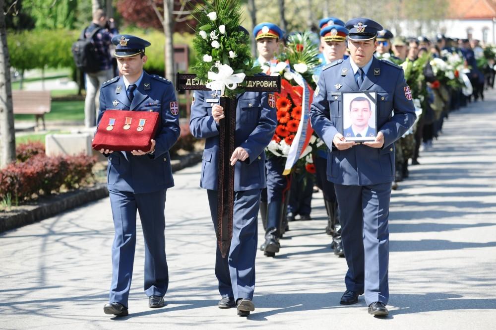 Sine Dejane, kuda te vode?