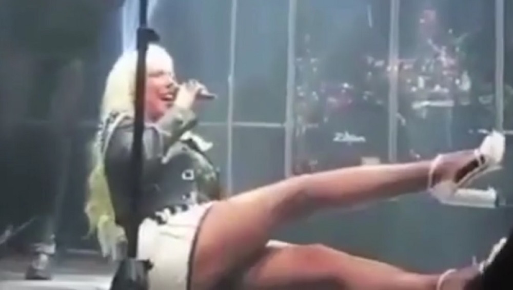 Brena pala na koncertu u Bugarskoj (VIDEO)