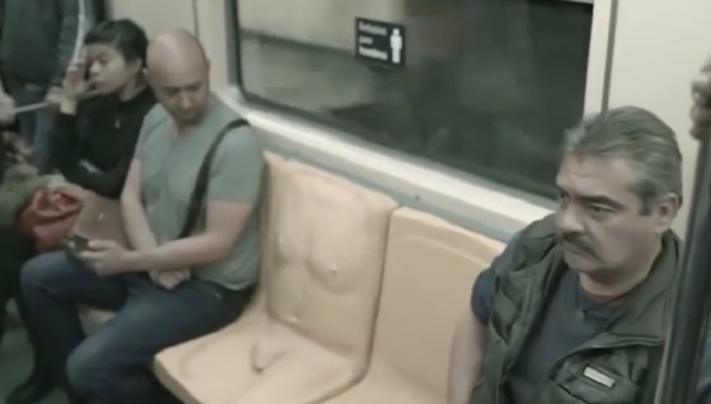 Da li biste seli na "penis" sedište? (VIDEO)