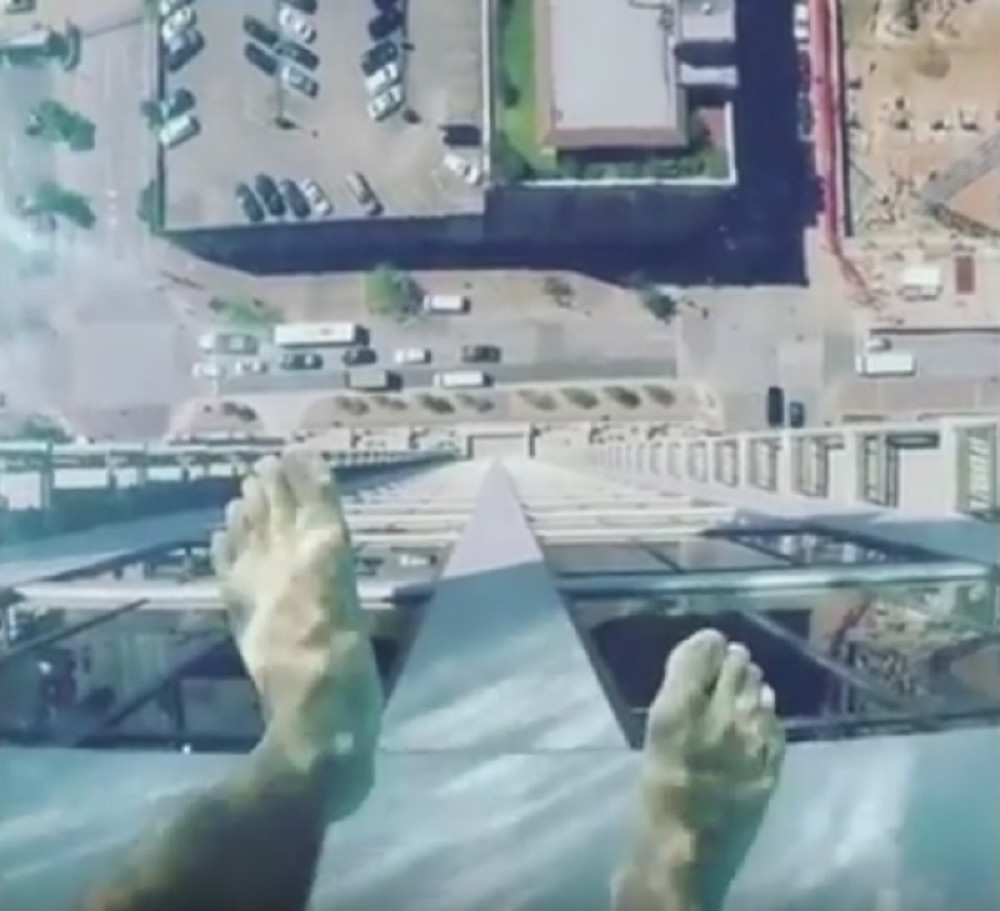 Da li biste smeli da se okupate u ovom bazenu? (VIDEO)