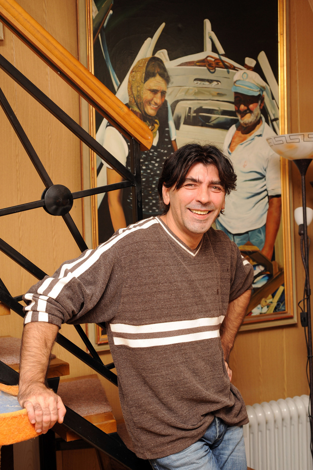 Poznati muzičar priveden zbog snimka o krađi glasova (VIDEO)