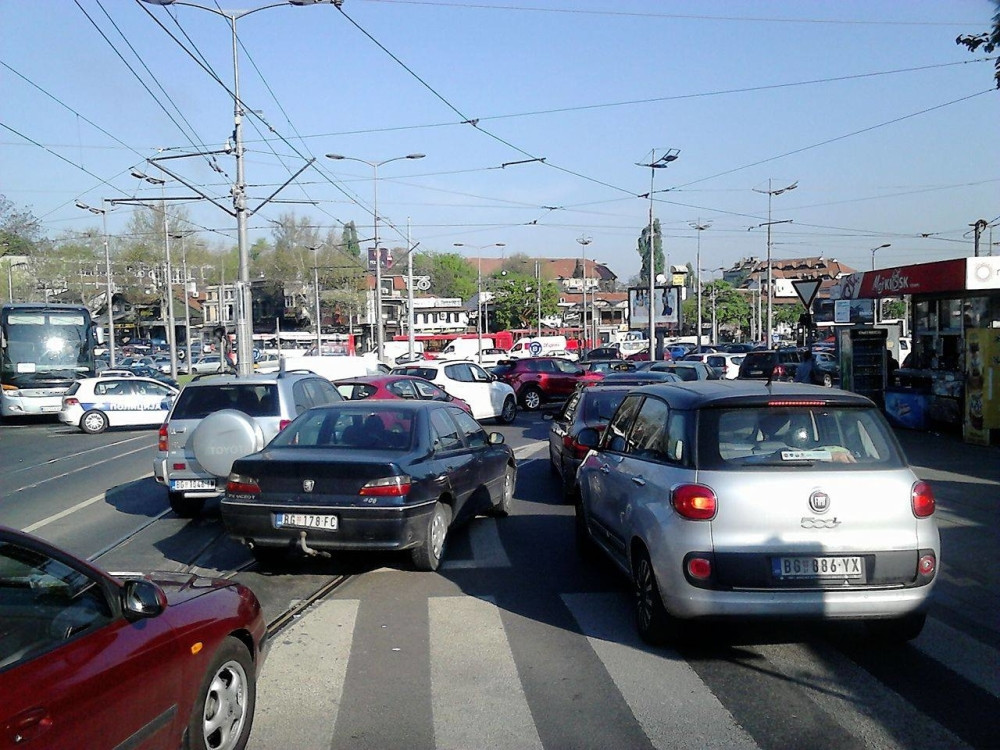 U Žarkovu sve stoji, jutros u 8.40 sudarila su se dva autobusa i nastao je potpuni kolaps