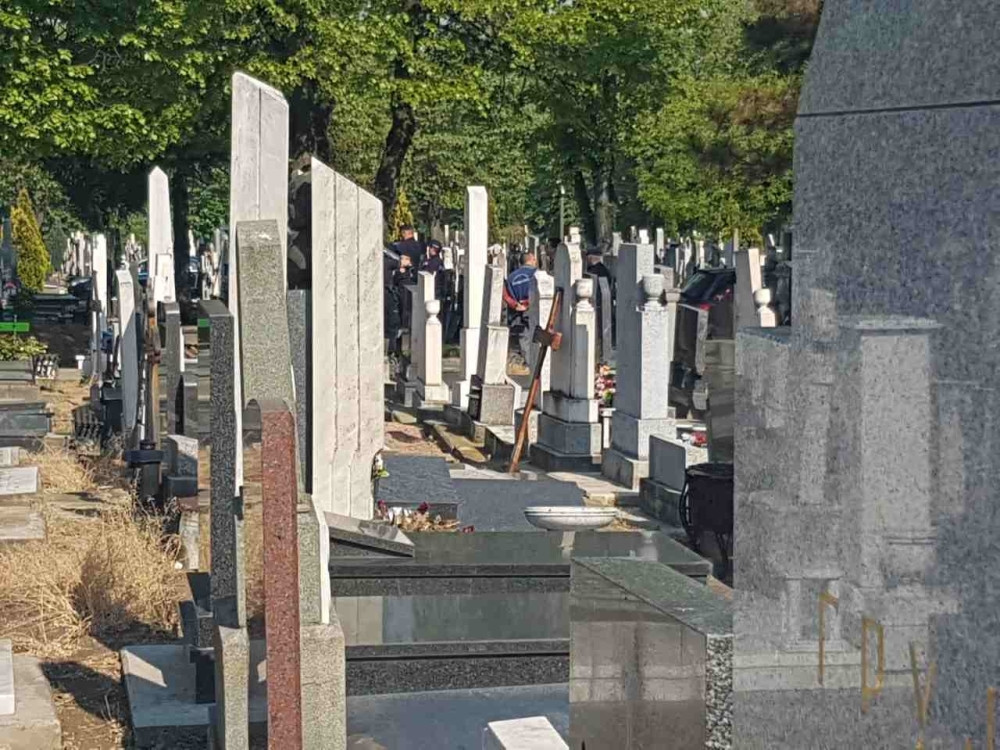 NEVENKA UMALO DOŽIVELA INFARKT: Dođem ja na groblje, do mog mesta, a tamo ZAKOPALI NEKOG DRUGOG!