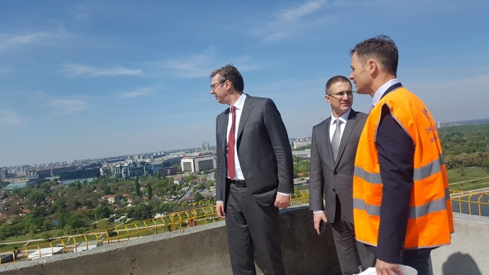Vučić na izgradnji poslednjeg sprata prve kule!