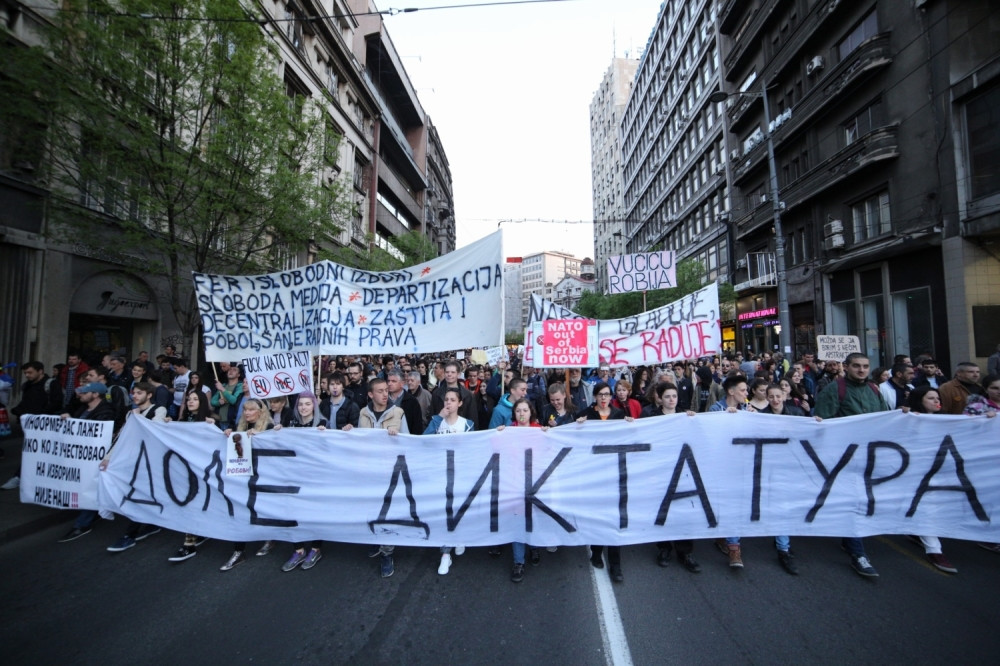 Mi smo grupa, organizacija ne postoji