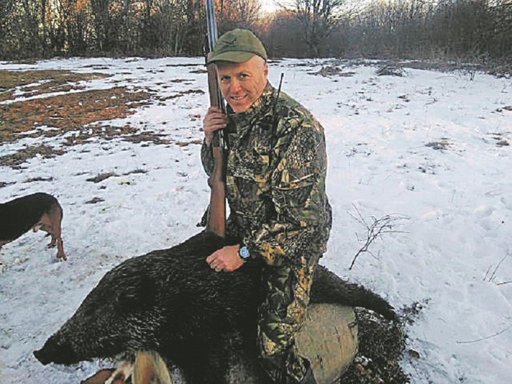 Policajac uzjahao svinju!