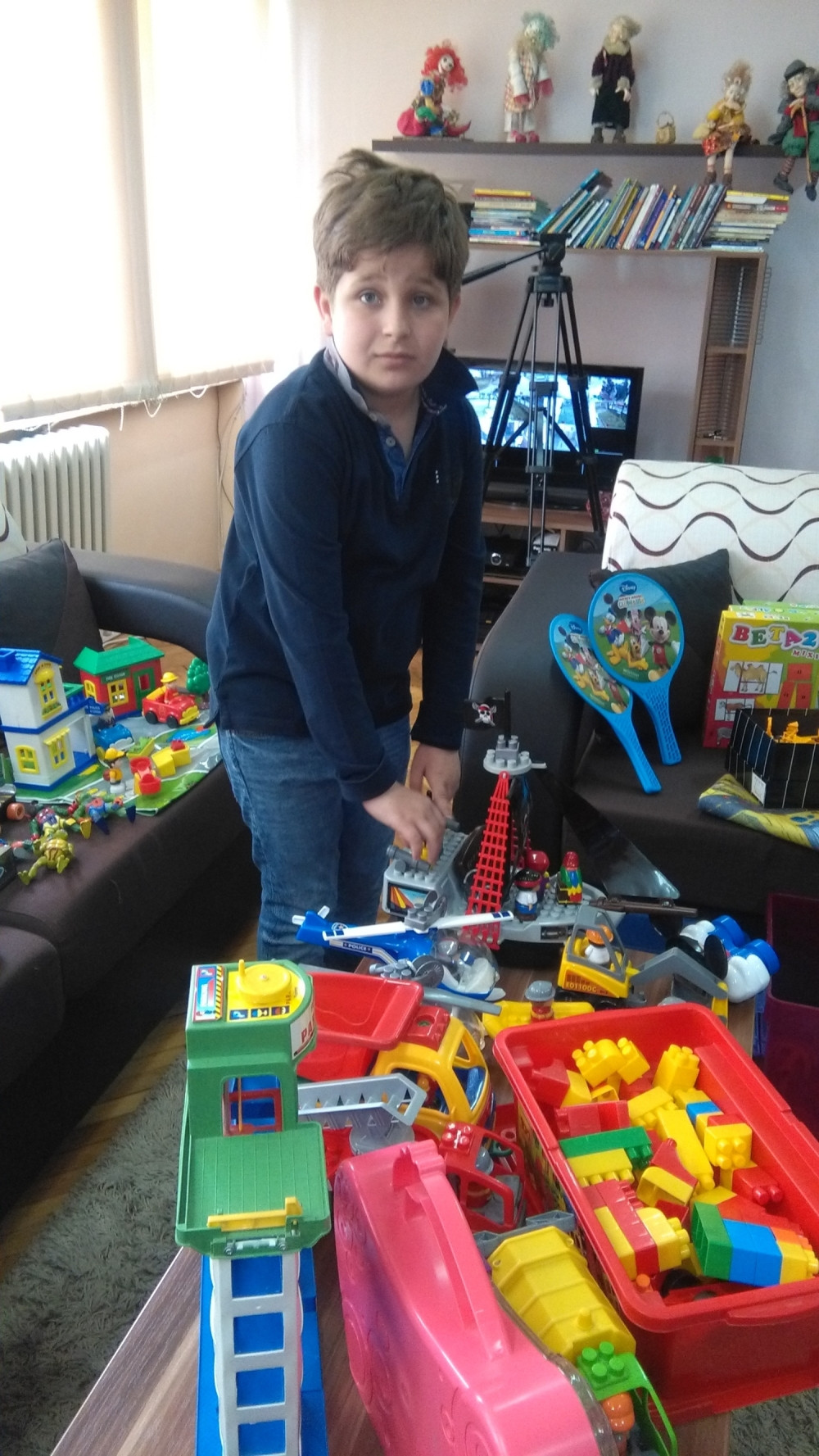 Mali Aleksa darovao bolesne vršnjake