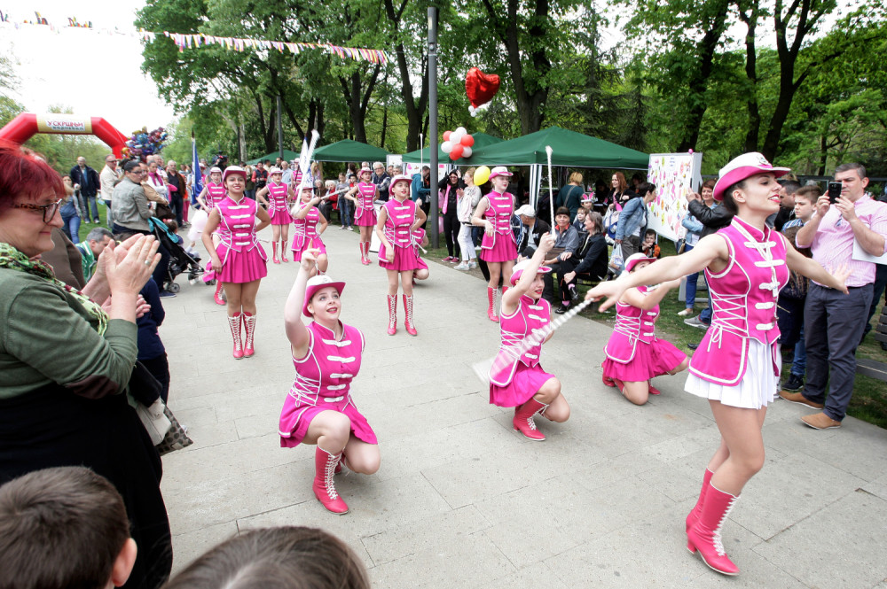 „Veliki uskršnji karneval“  na Paliluli (FOTO GALERIJA)