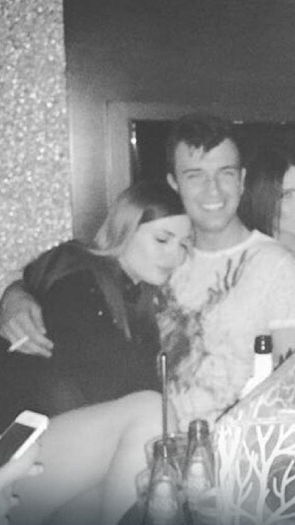 Bivši dečko Kaće Grujić objavio fotku s novom devojkom!