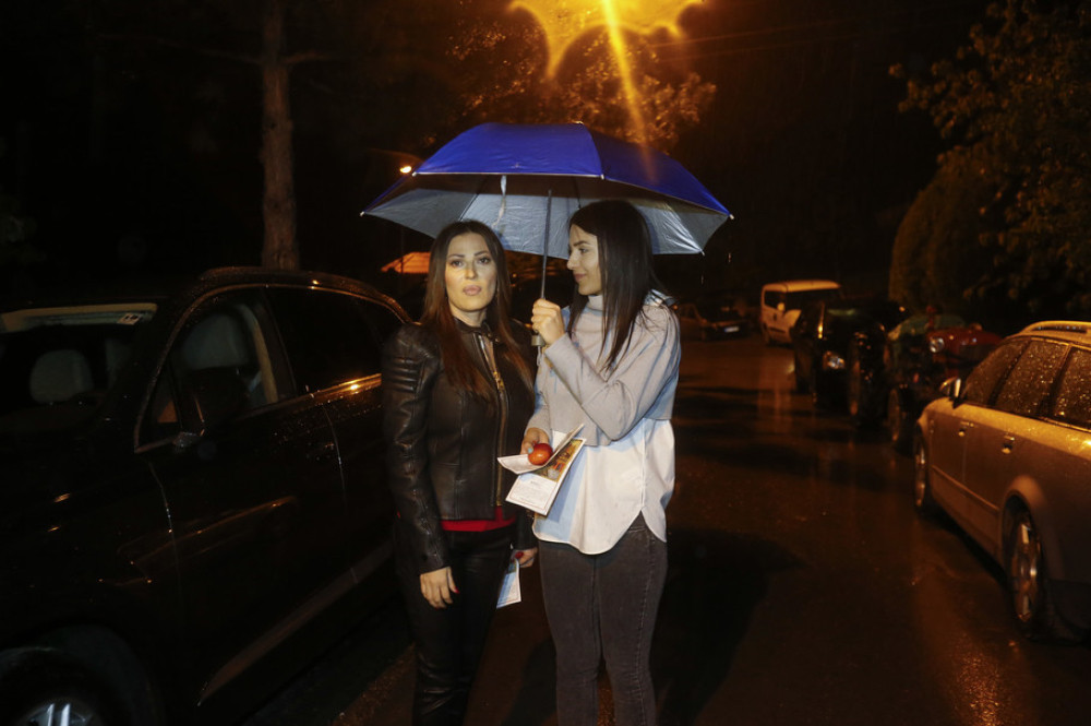 Ceca za Uskrs u manastiru (VIDEO)