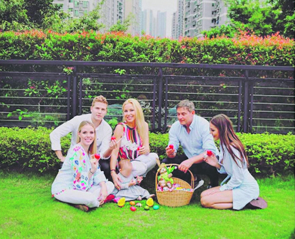 Piksiju u Kinu stigla unuka za Uskrs