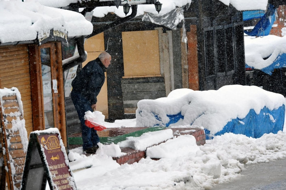 Srbija od jutros pod snegom! (FOTO)