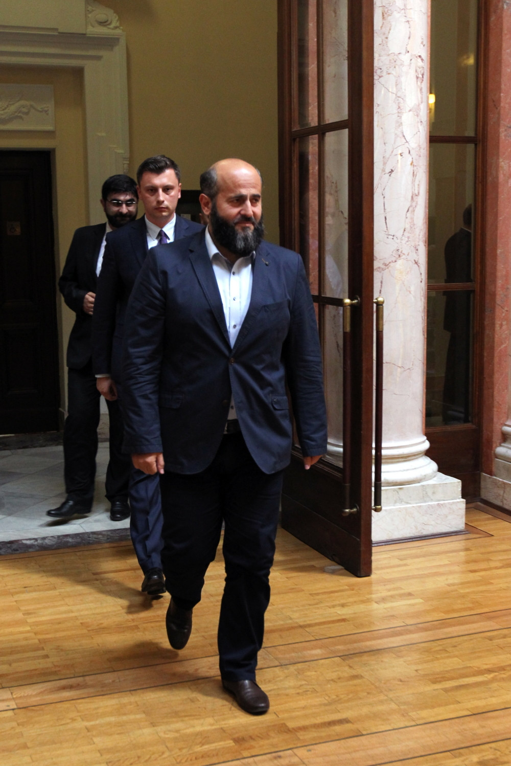 Hoću u Dačićevu ili Rasimovu fotelju