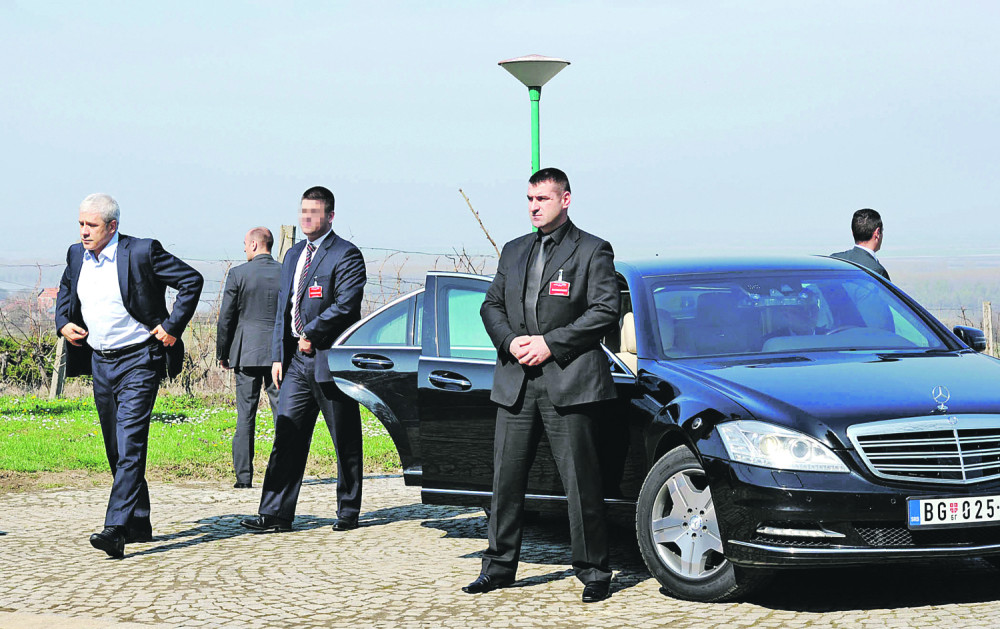 Tadić i dalje kuka za kancelarijom!