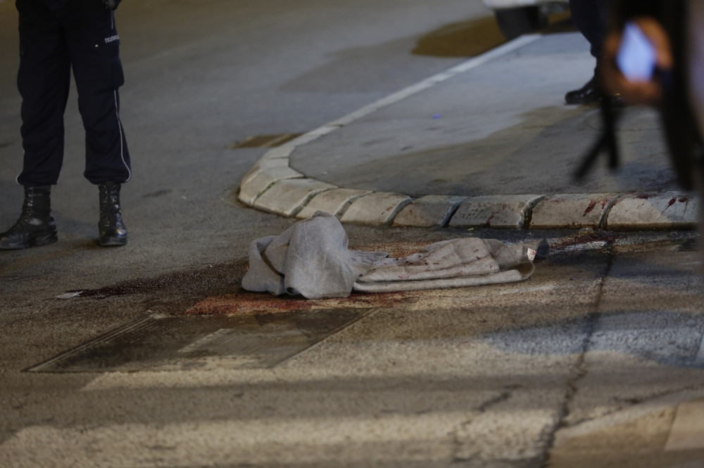 Nožem ubo druga u butinu i glavu!