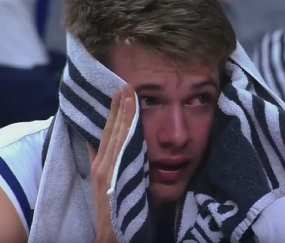 Dončiću "pala roletna", pa napravio haos na terenu!