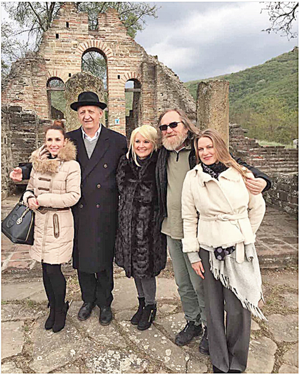 Maja posetila zidine Bogorodičinog hrama!