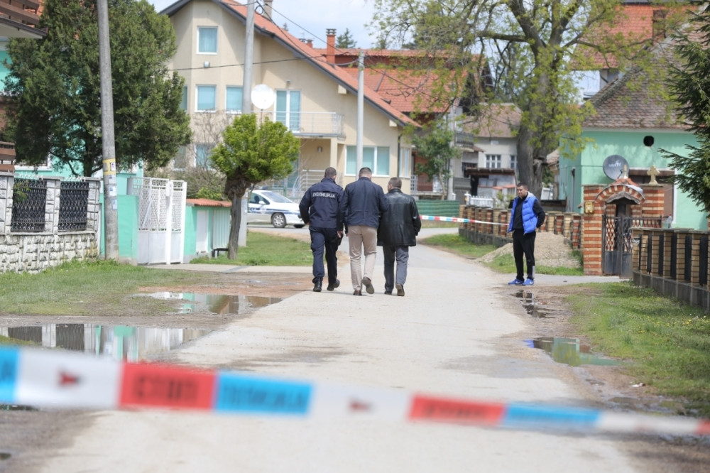 Sve sam ih sredio, samo mi k***a umače!