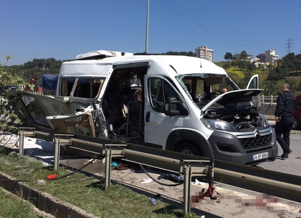 Eksplodirao kombi sa studentima!