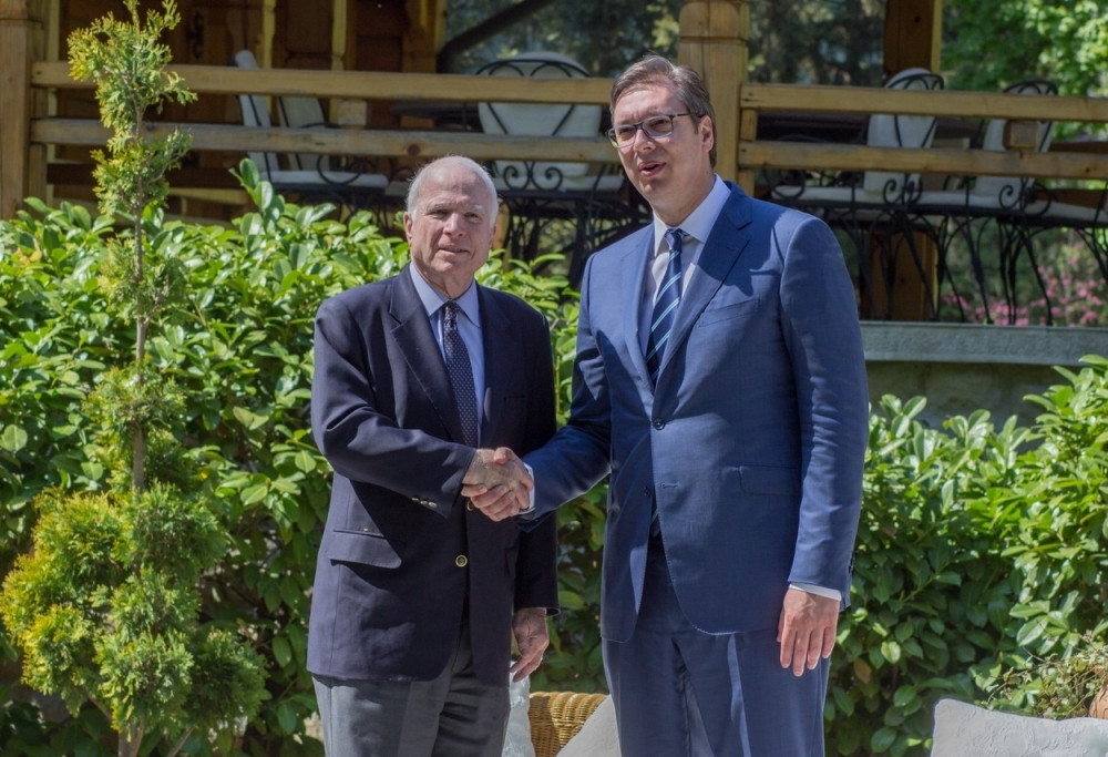 Mekejn: Veće angažovanje SAD u Srbiji