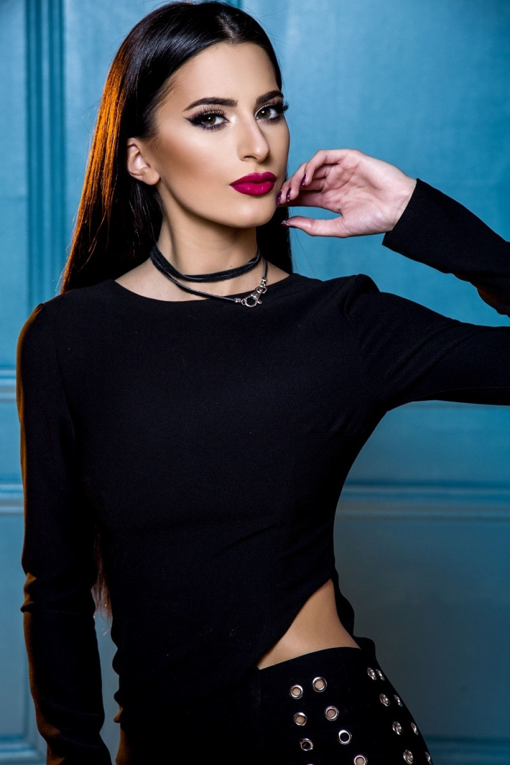 Ova pevačica gazi sve pred sobom (FOTO)