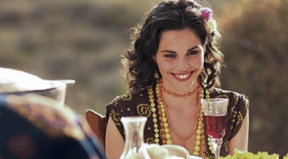 Lepotica iz "Montevidea" gola u pesku (FOTO 18+)