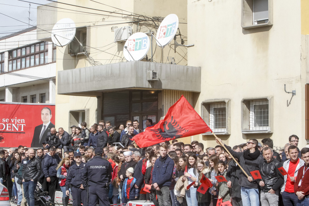 Ljudi iz Vlade prodaju jug Srbije albanskoj mafiji!