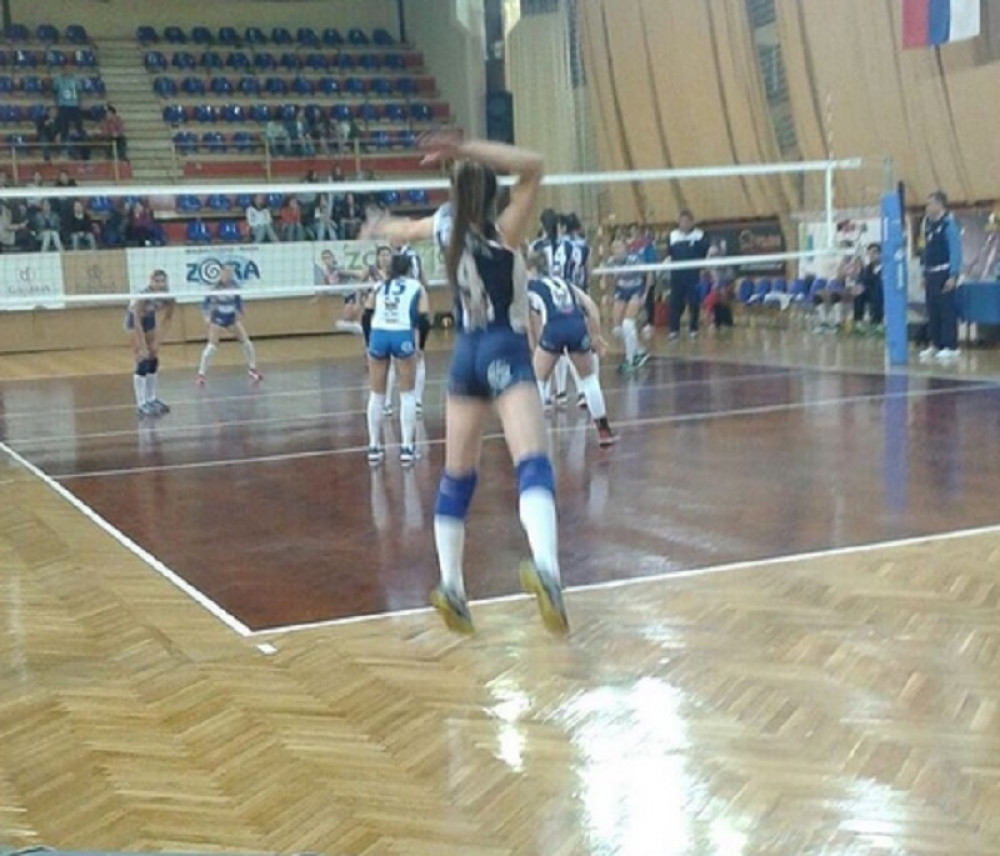 Skinula se bivša odbojkašica Zvezde (FOTO)