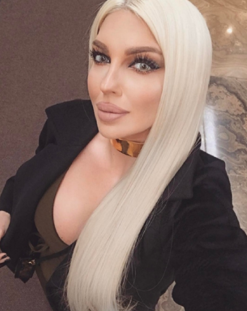 Pregrizla sam kamermanu grkljan!