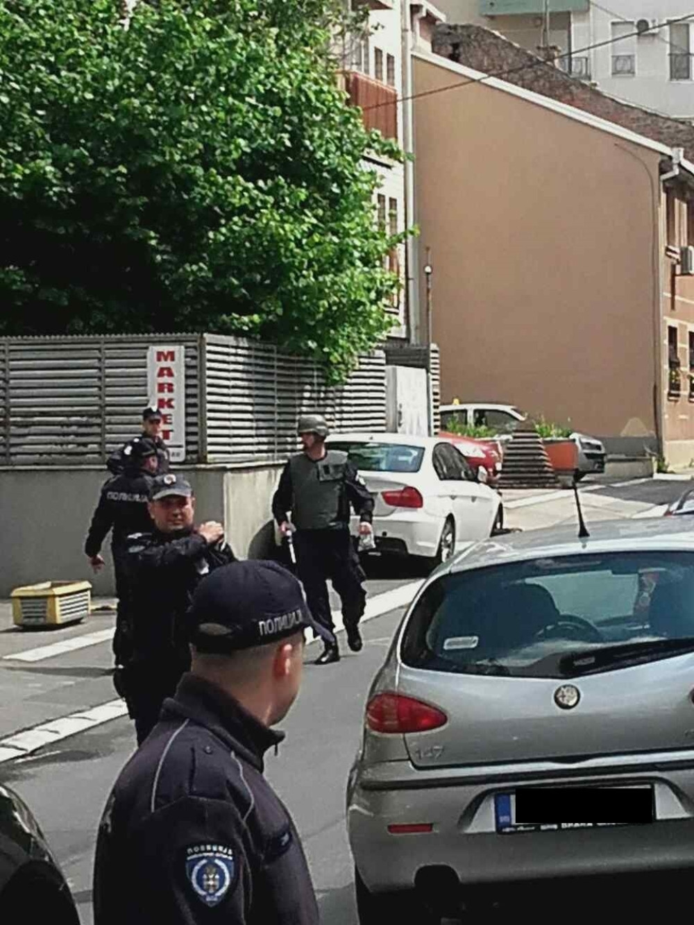 Mislio da su mu postavili bombu ispod automobila