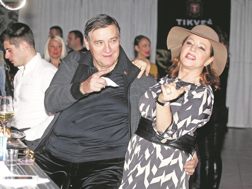 Sinoć je Mrkonjić ušao u studio, iznenadio Bekutu, ali su se mnogo pitali šta se sa njim desilo - više ne liči na sebe! (FOTO)