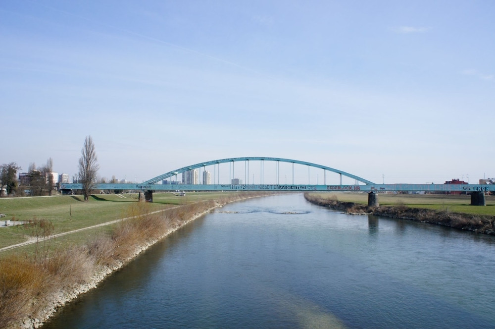 Nakon pucanja brane izlilo se more otrova, ugrožena i Sava!