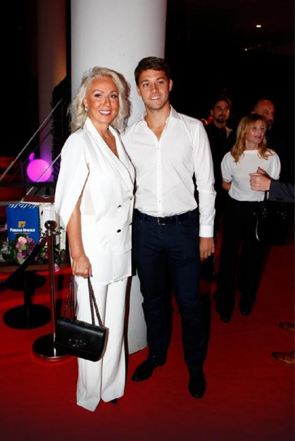 Brenin sin zapevao, ovako je ona reagovala (VIDEO)