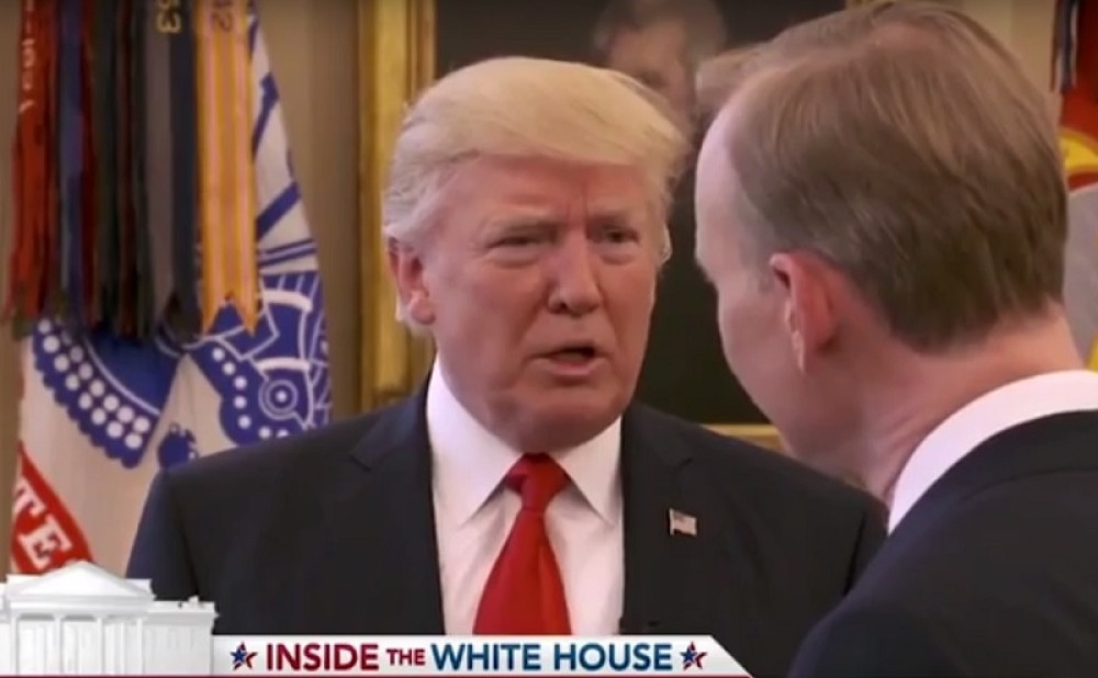 Tramp prekinuo intervju i najurio novinara (VIDEO)