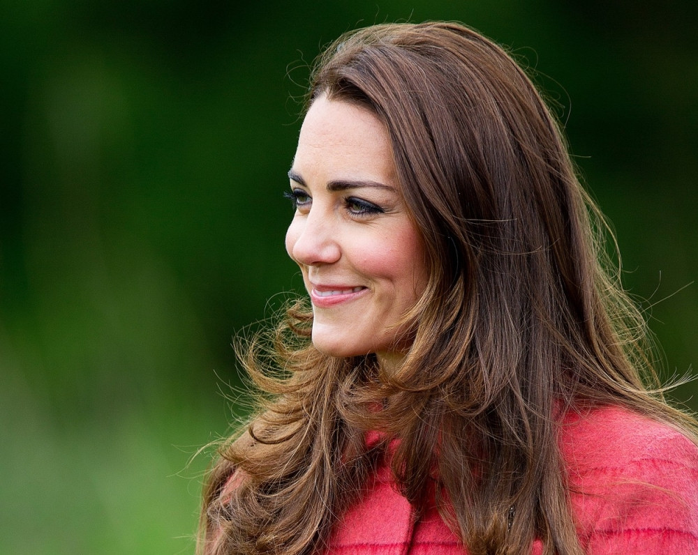 Kejt se pojavila u pantalonama u kojima svaka žena izgleda 10 kilograma MRŠAVIJE! Ovaj model morate imati u ormaru!