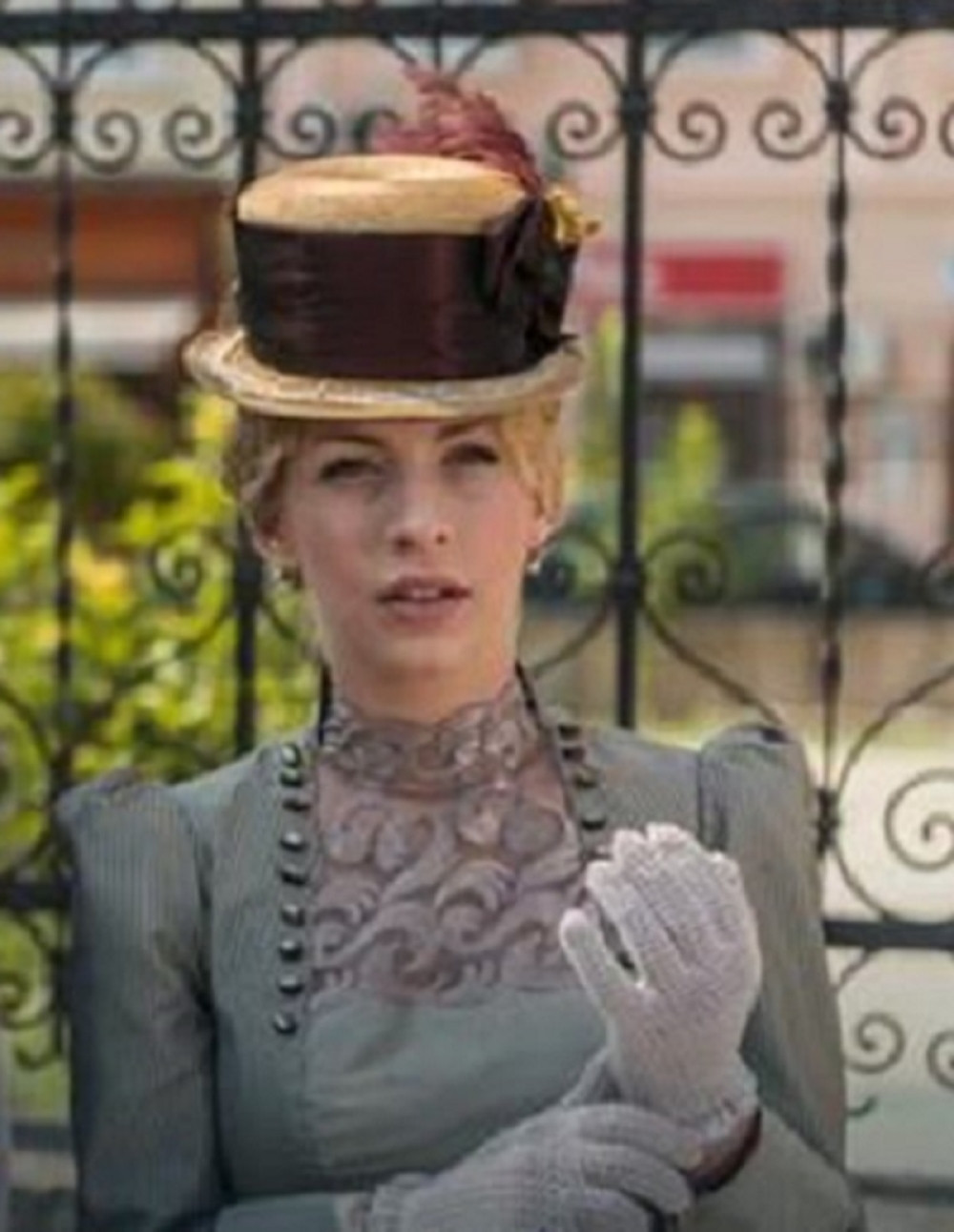 Nisam zvezda, vozim se trolom i nosim stare haljine (VIDEO)