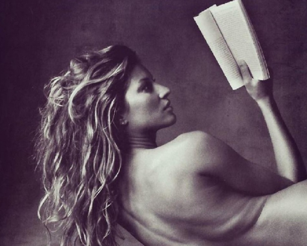 Voditeljka RTS se skinula gola (FOTO +18)